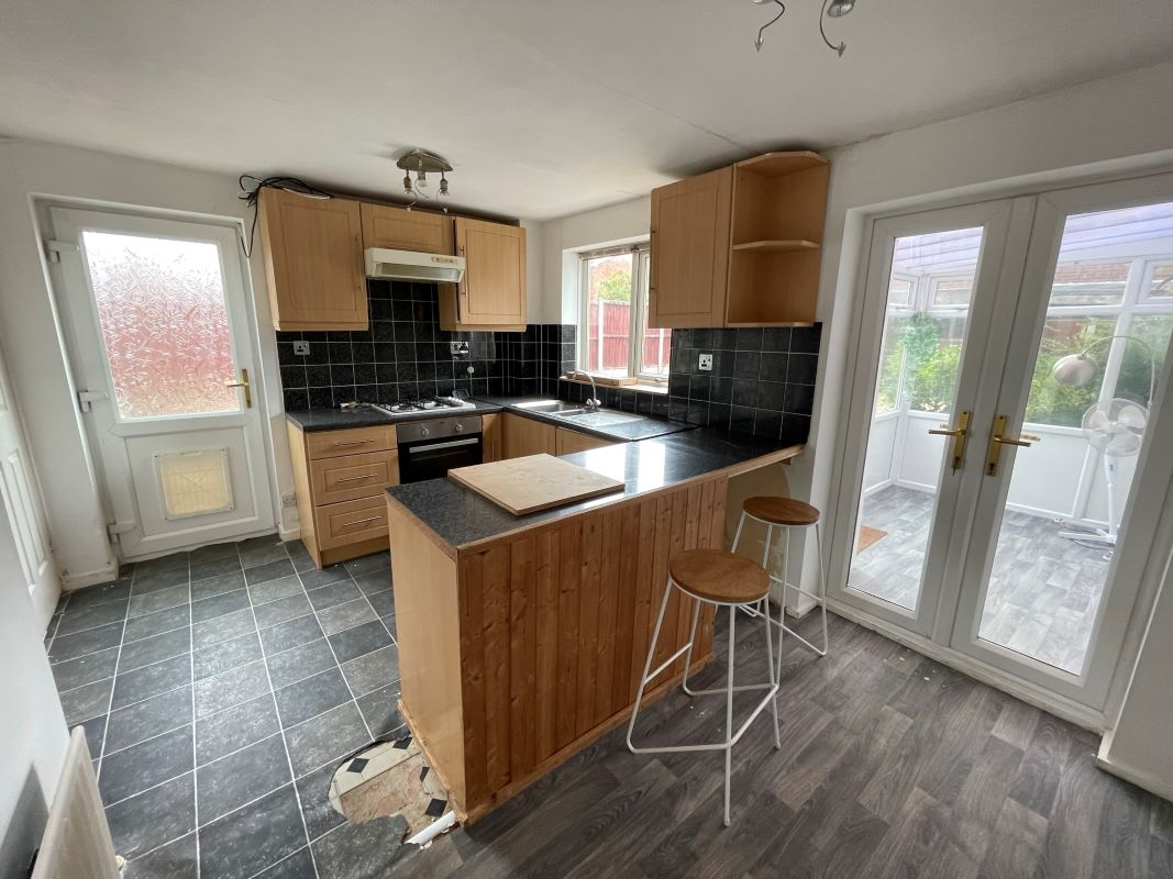 2 bedroom semi detached house in Stafford