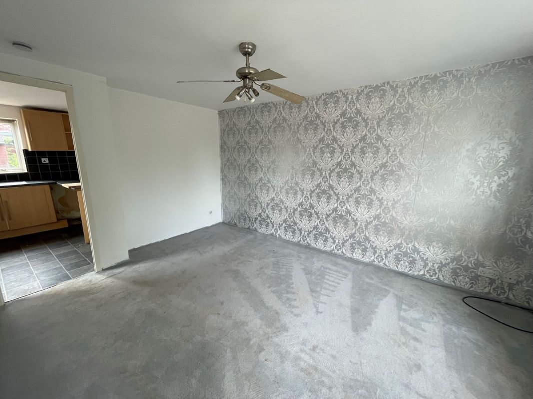 2 bedroom semi detached house in Stafford