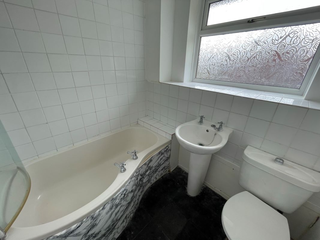 2 bedroom semi detached house in Stafford