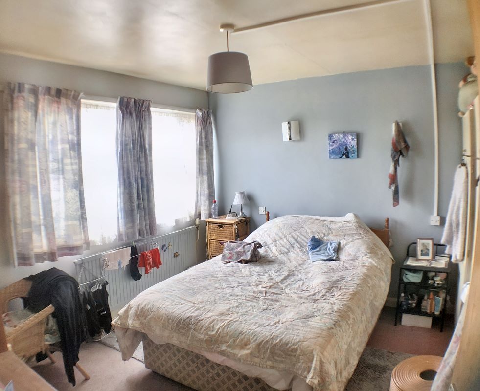 3 bedroom apartment in Bishops Cleeve, Glos.