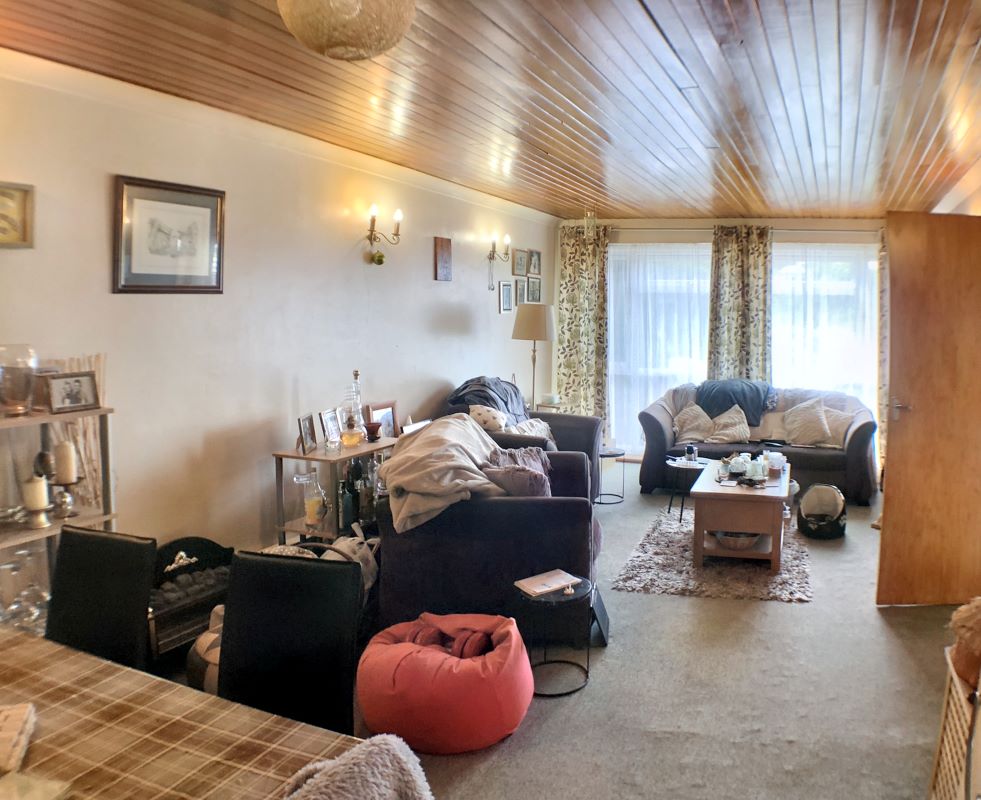 3 bedroom apartment in Bishops Cleeve, Glos.