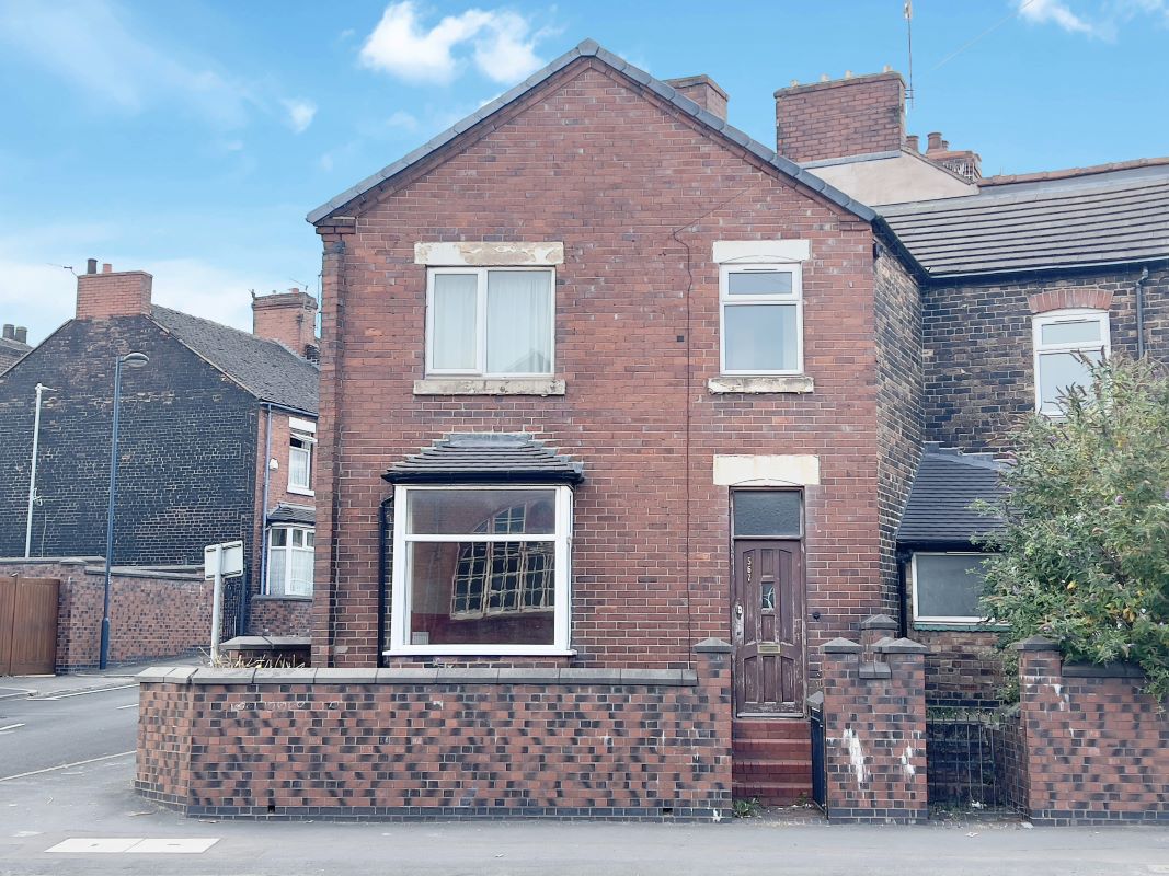2 bedroom end terraced house in Stoke on Trent