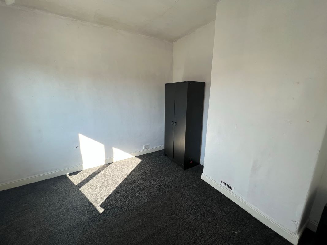 2 bedroom end terraced house in Stoke on Trent