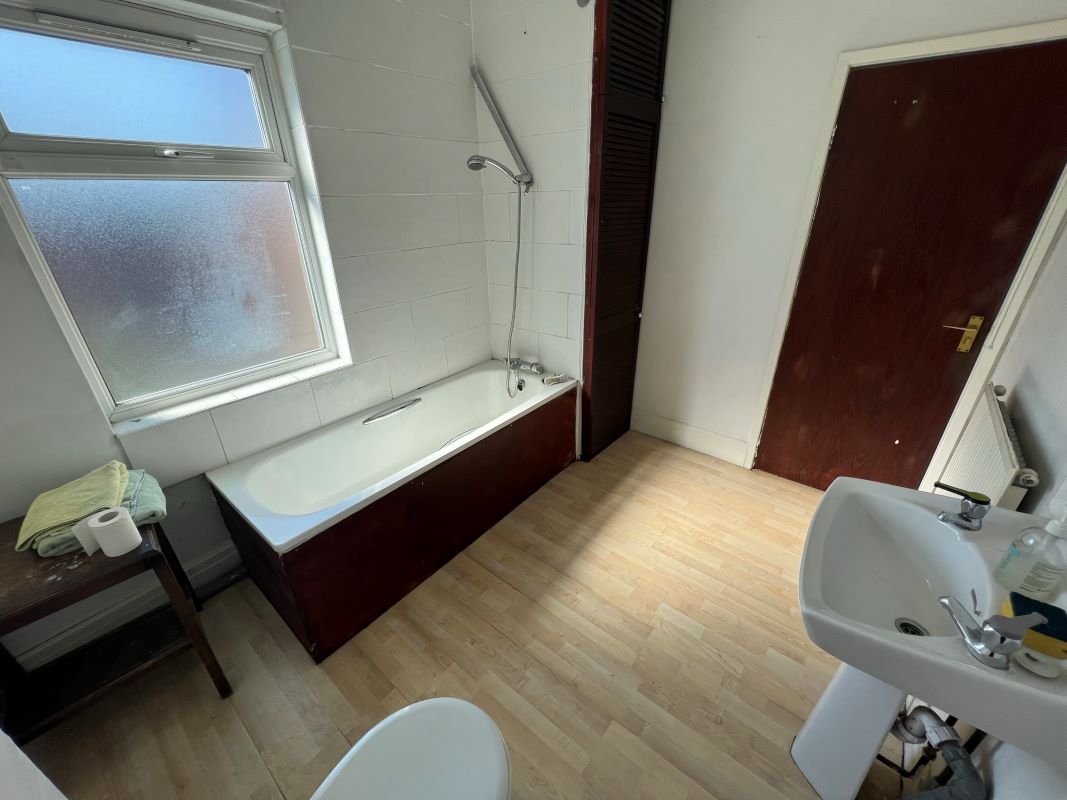 2 bedroom end terraced house in Stoke on Trent