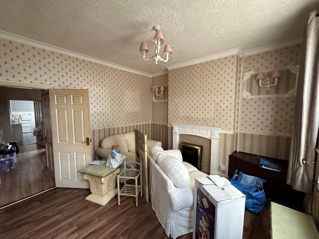 3 bedroom mid terraced house in Cannock