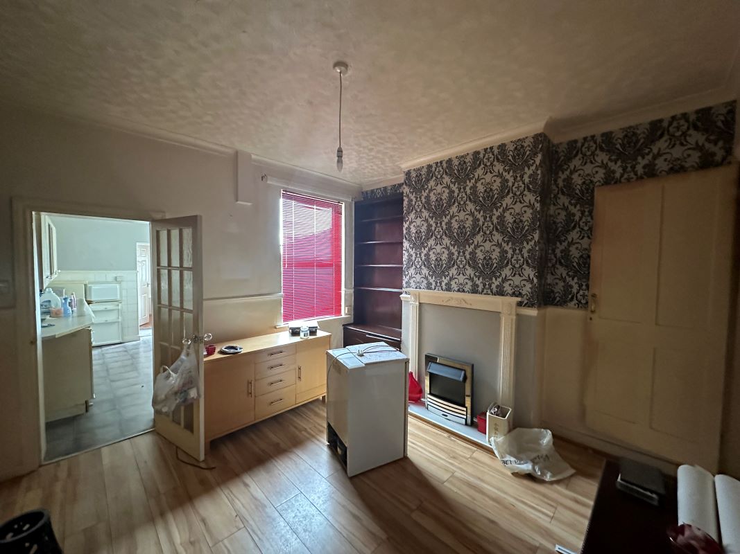 3 bedroom mid terraced house in Cannock