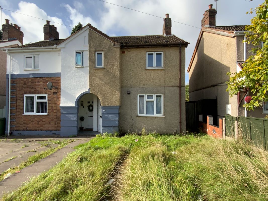 3 bedroom semi detached house in Wolverhampton