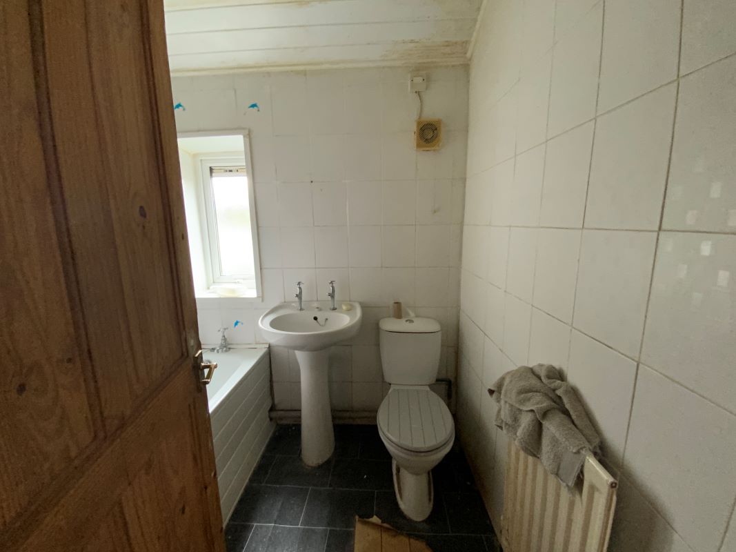 3 bedroom semi detached house in Wolverhampton
