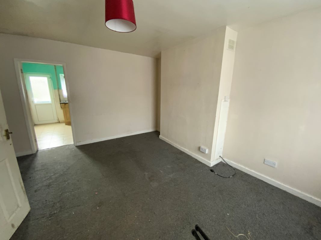 3 bedroom semi detached house in Wolverhampton