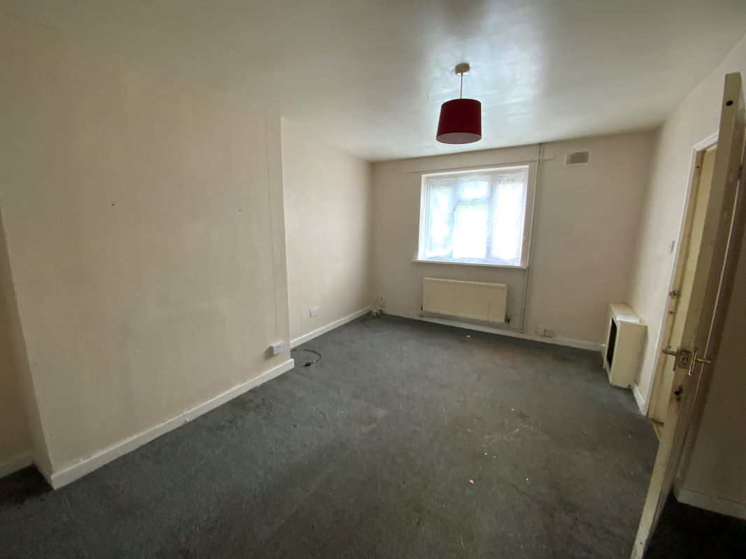3 bedroom semi detached house in Wolverhampton