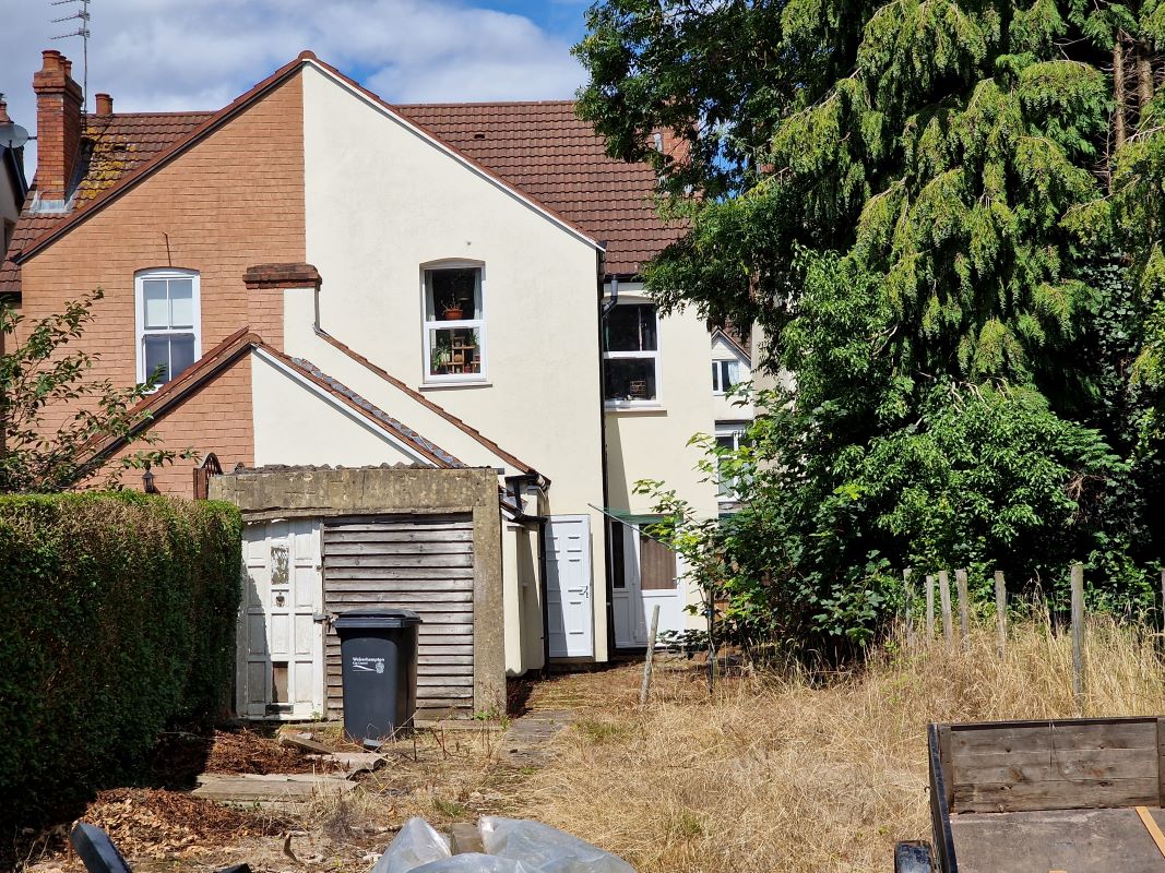 5 self contained flats in Wolverhampton