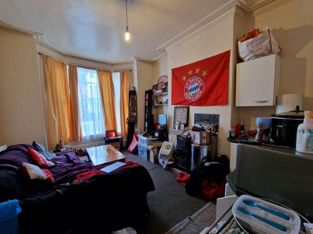 5 self contained flats in Wolverhampton