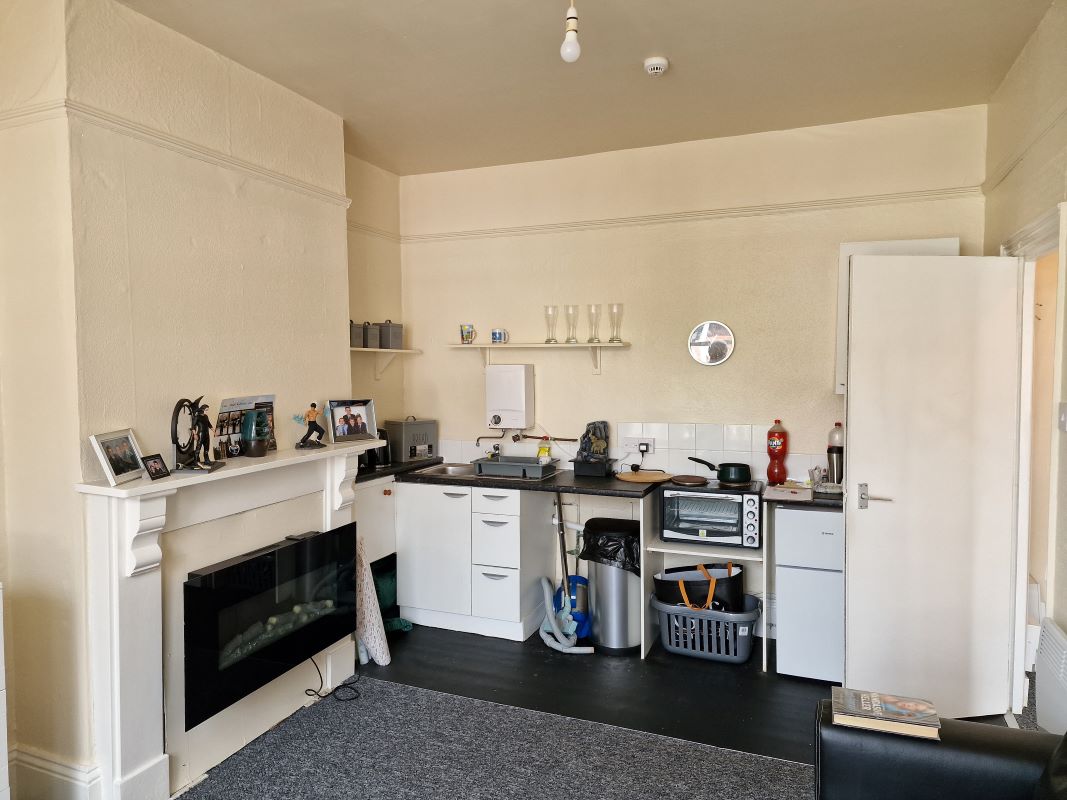 5 self contained flats in Wolverhampton