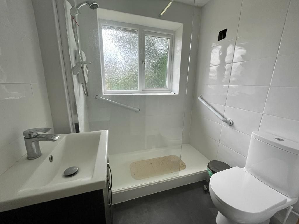 3 bedroom semi detached house in Wolverhampton