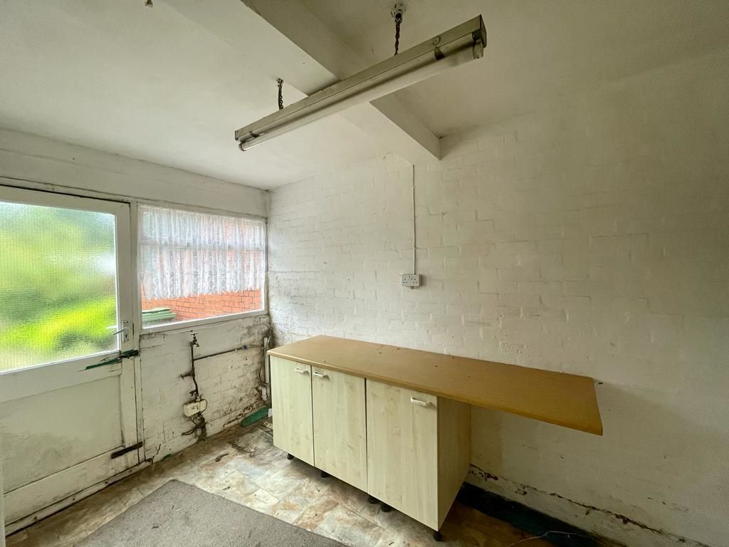 3 bedroom semi detached house in Wolverhampton