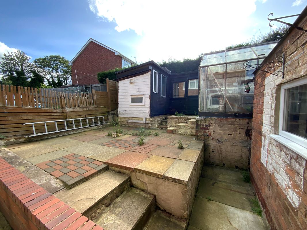 3 bedroom semi detached house in Wolverhampton
