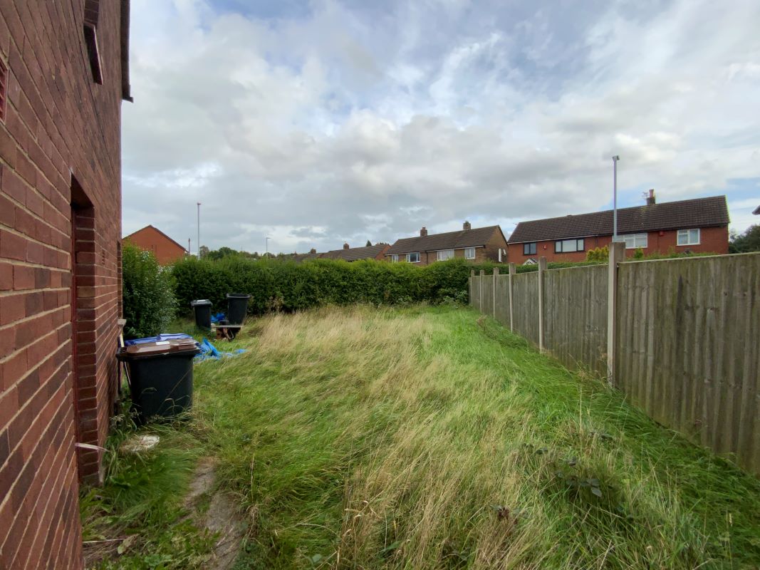 3 bedroom semi detached house in Stoke on Trent