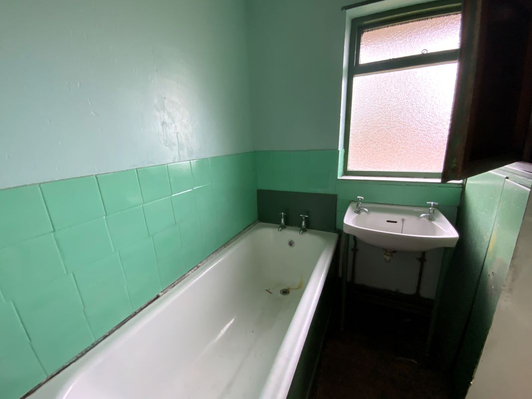 3 bedroom semi detached house in Stoke on Trent