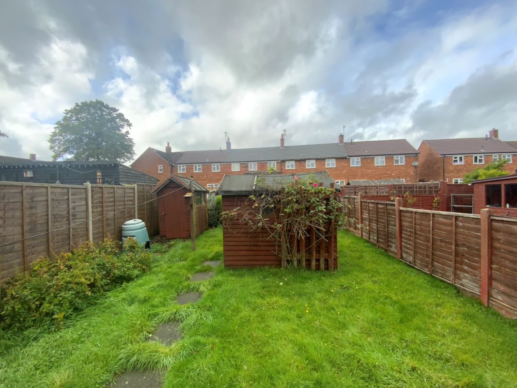 2 bedroom mid terraced house in Nuneaton