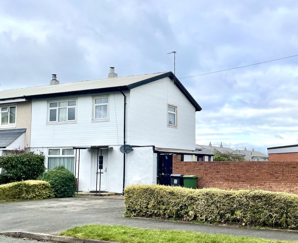 3 bedroom semi detached house in Wolverhampton