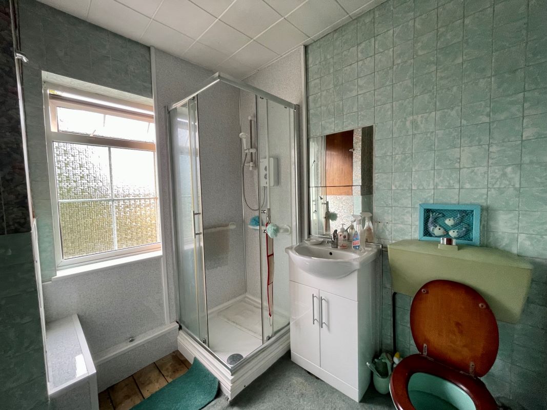 2 bedroom semi detached house in Willenhall