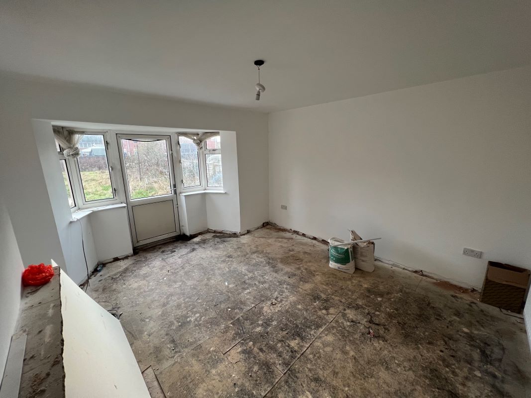 3 bedroom mid terraced house in Walsall