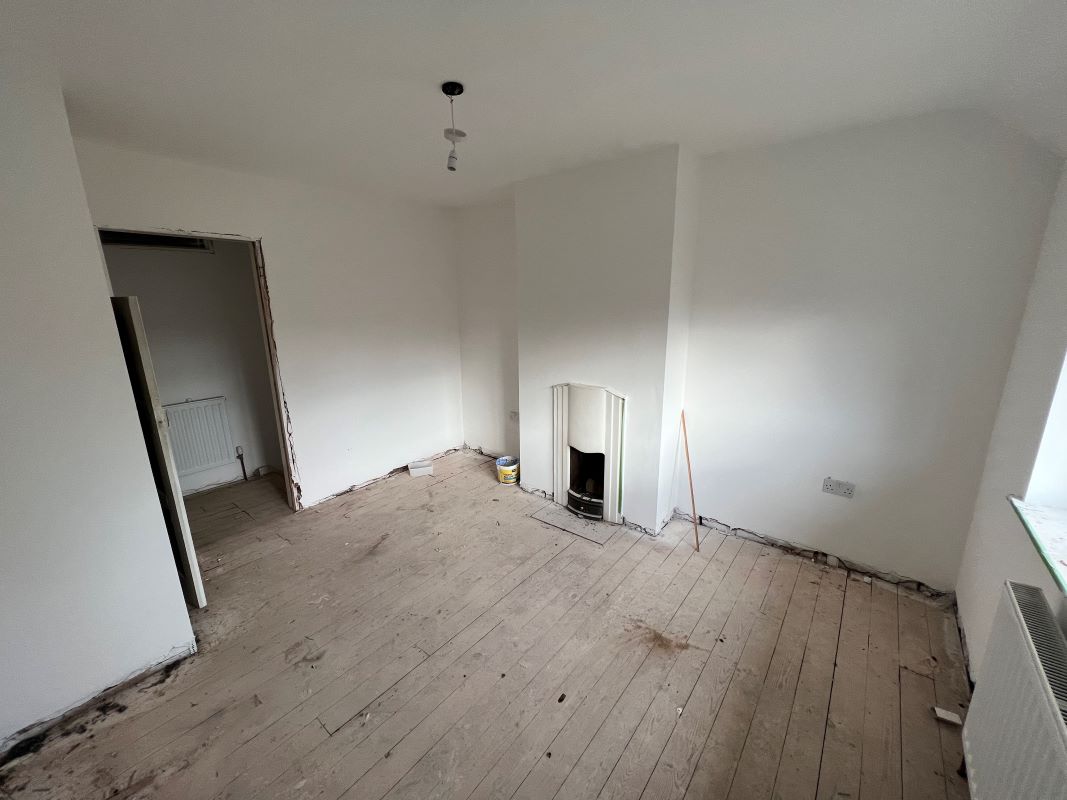 3 bedroom mid terraced house in Walsall