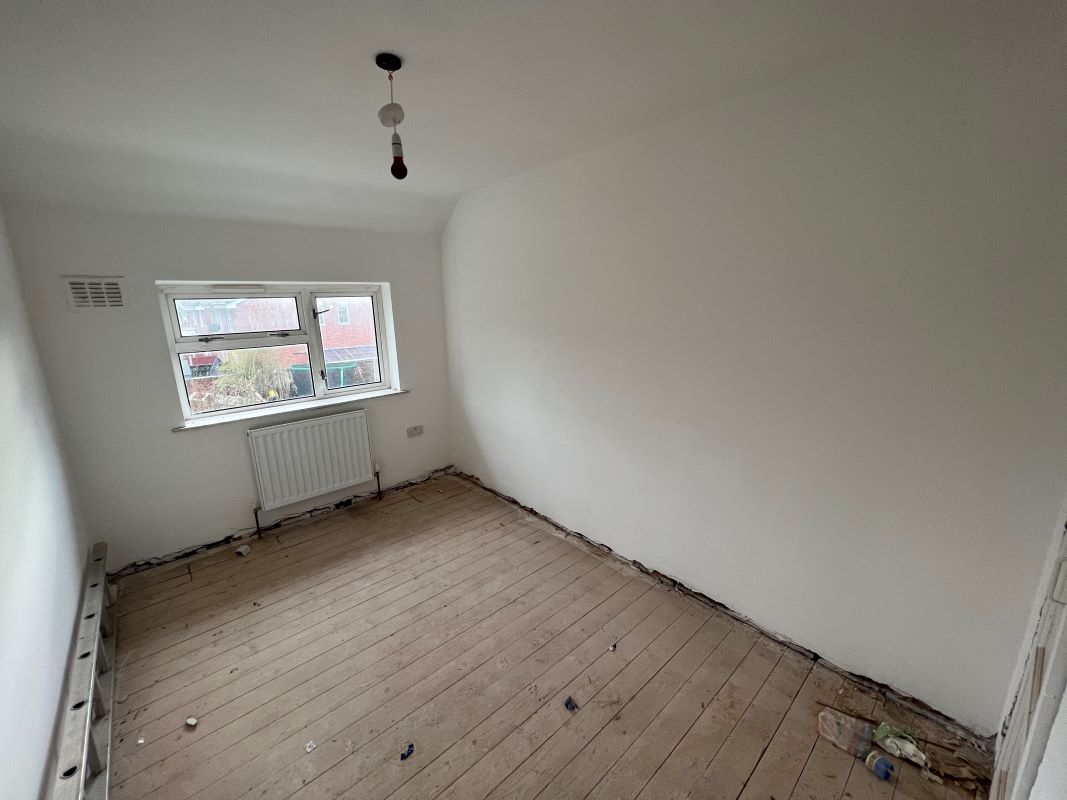 3 bedroom mid terraced house in Walsall
