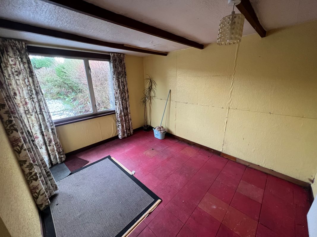 2 bedroom semi detached house in Coseley