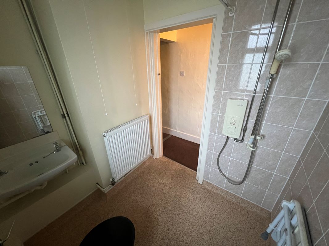 2 bedroom semi detached house in Coseley