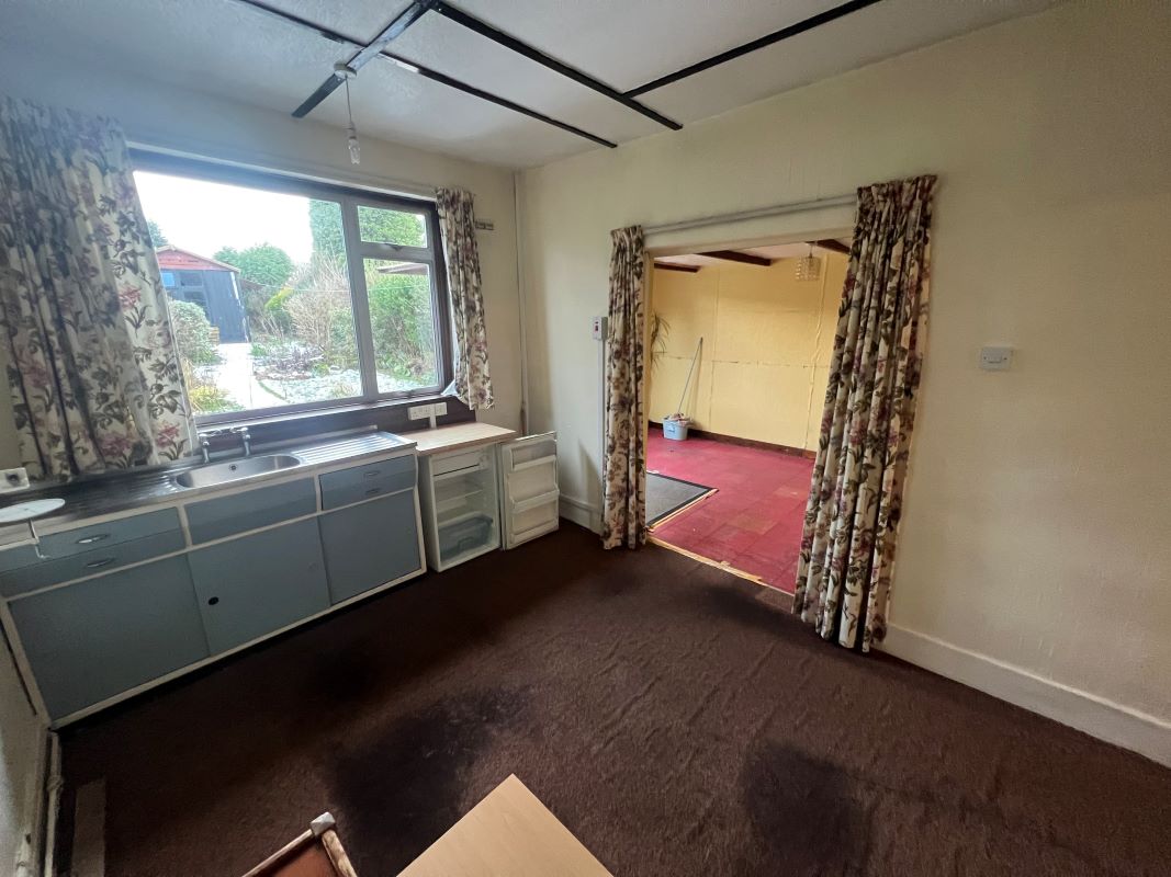 2 bedroom semi detached house in Coseley