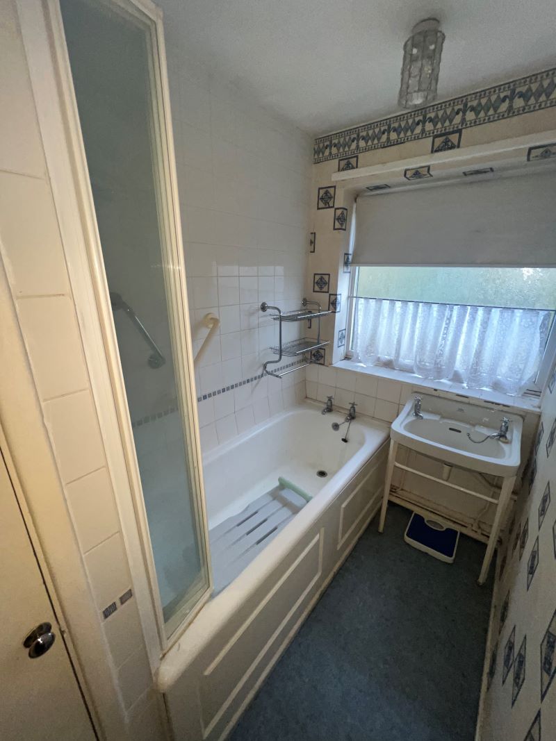 3 bedroom semi detached house in Dudley