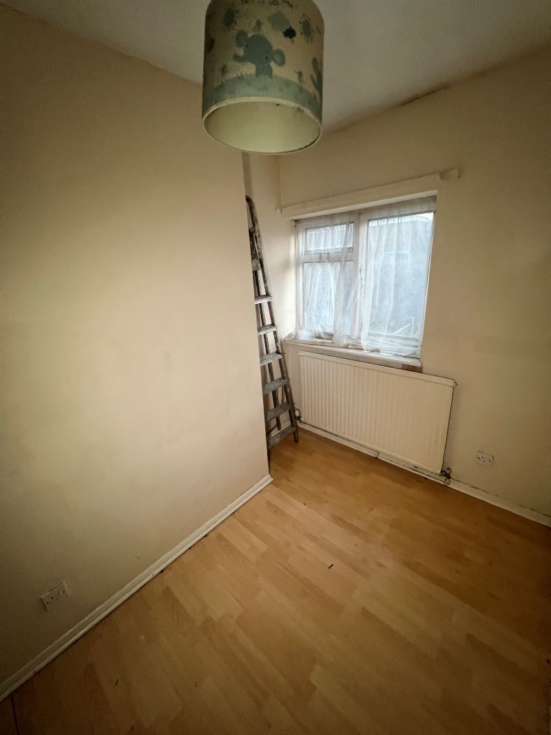 2 bedroom mid terraced house in Warwickshire