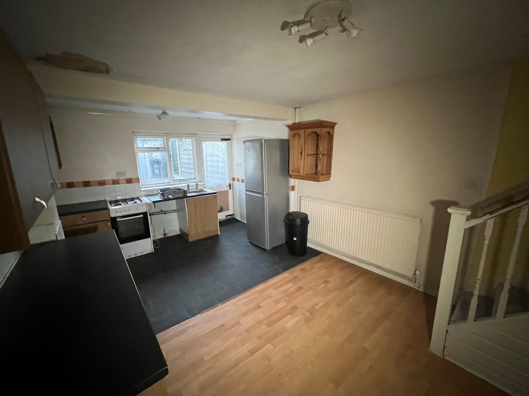 2 bedroom mid terraced house in Warwickshire