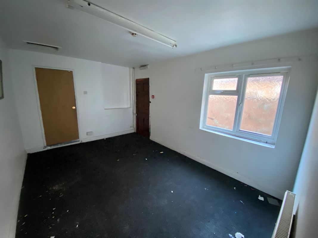 Freehold 11 bedroom property in Coventry