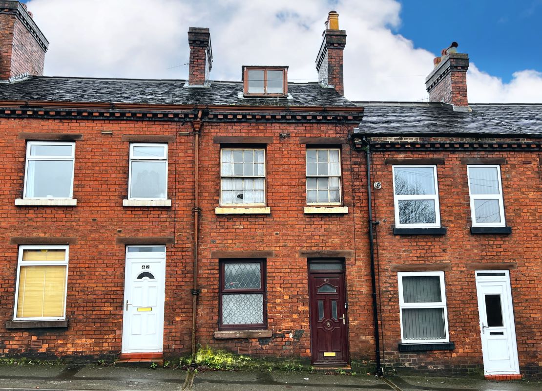 3 bedroom mid terraced house in Leek, Staffs.
