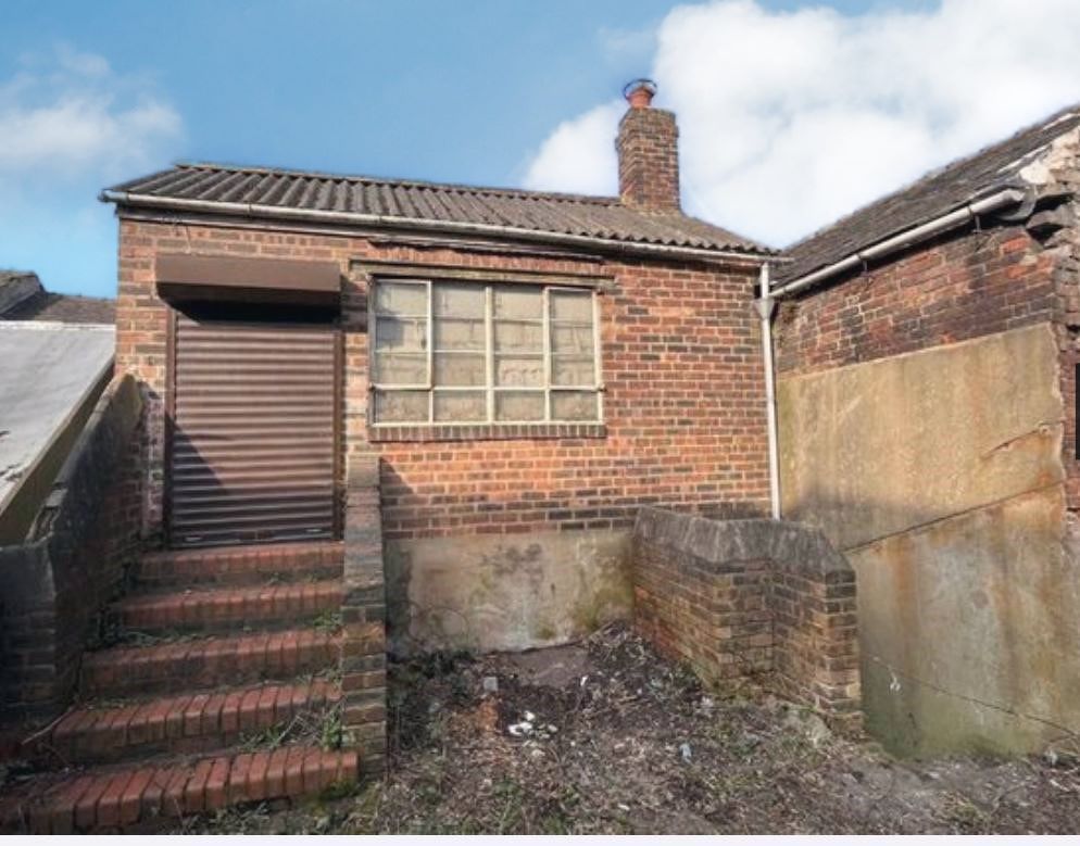 Freehold building in Stoke on Trent