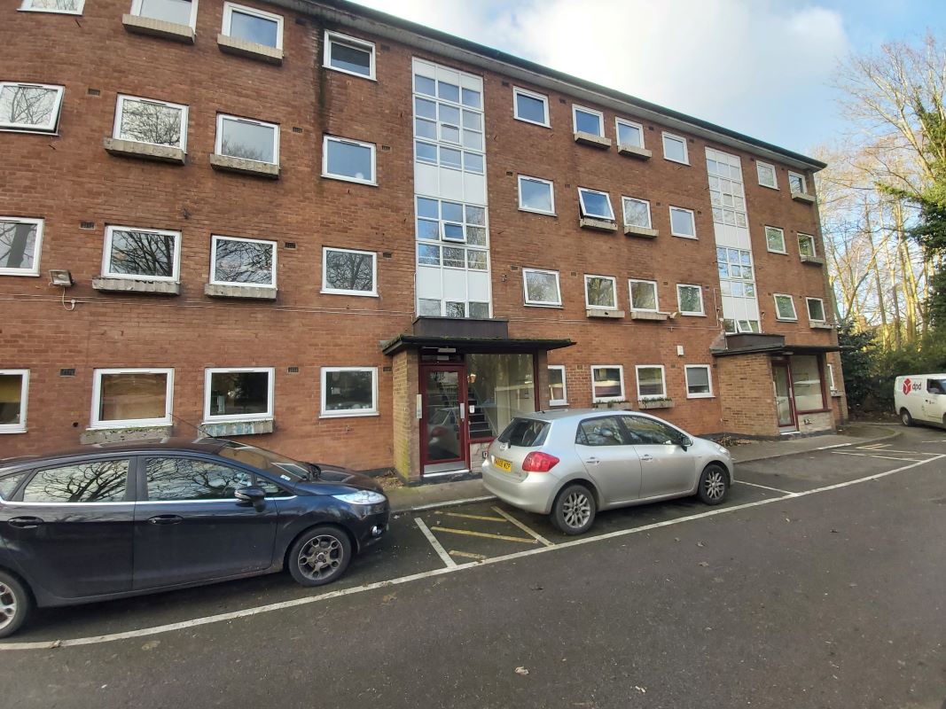 1 bedroom purpose built apartment in Wolverhampton