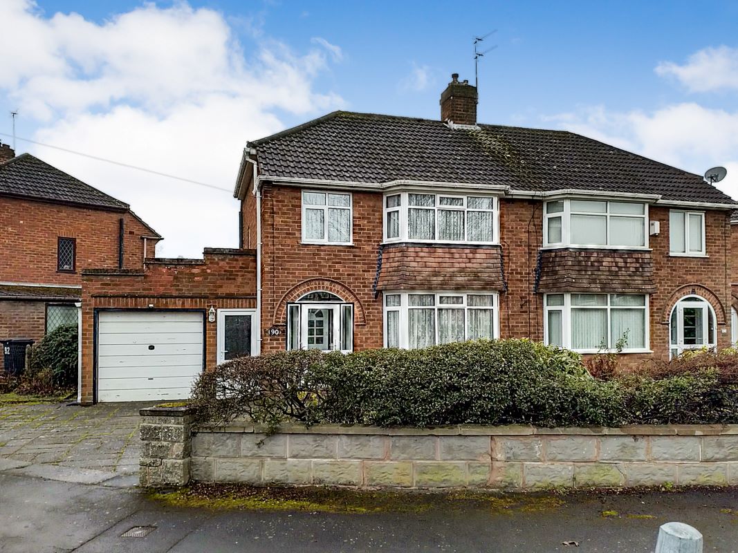 3 bedroom semi detached house in Wolverhampton 