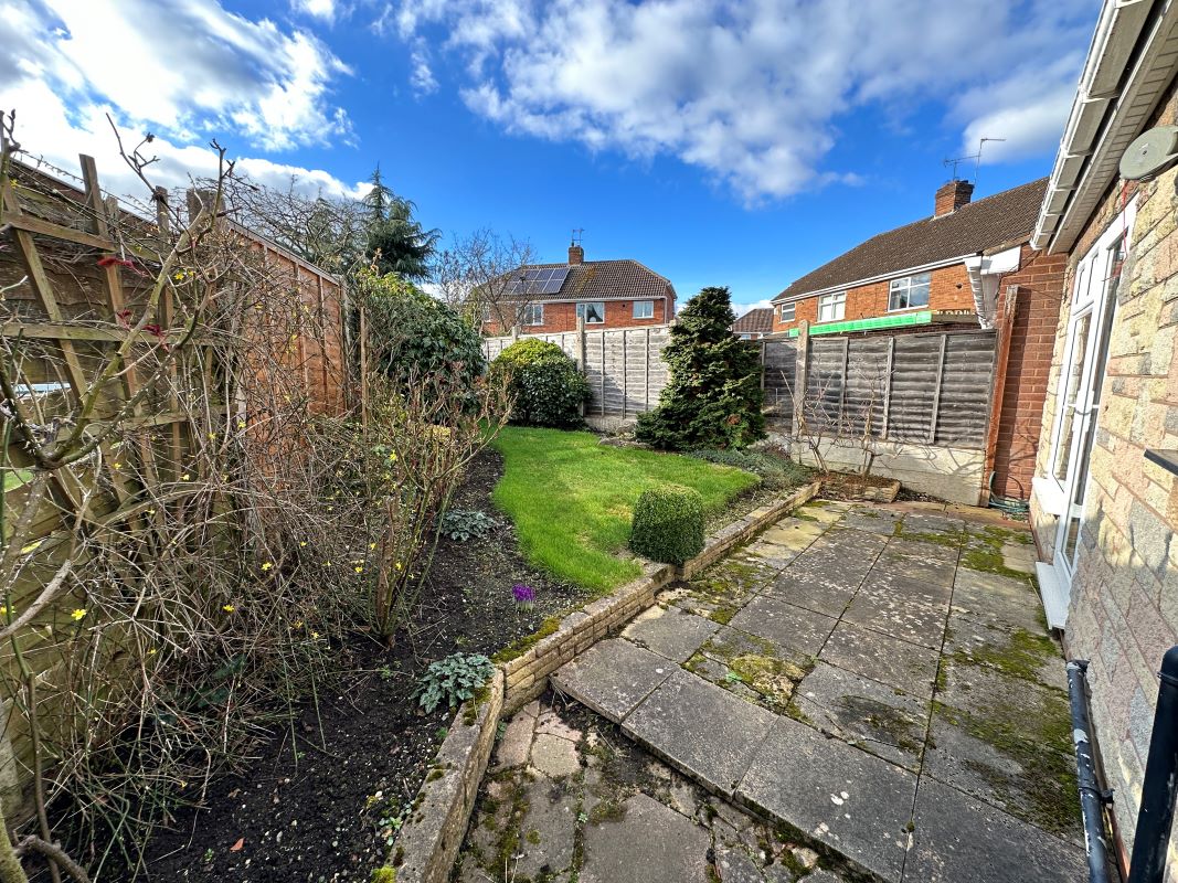 3 bedroom semi detached house in Wolverhampton 