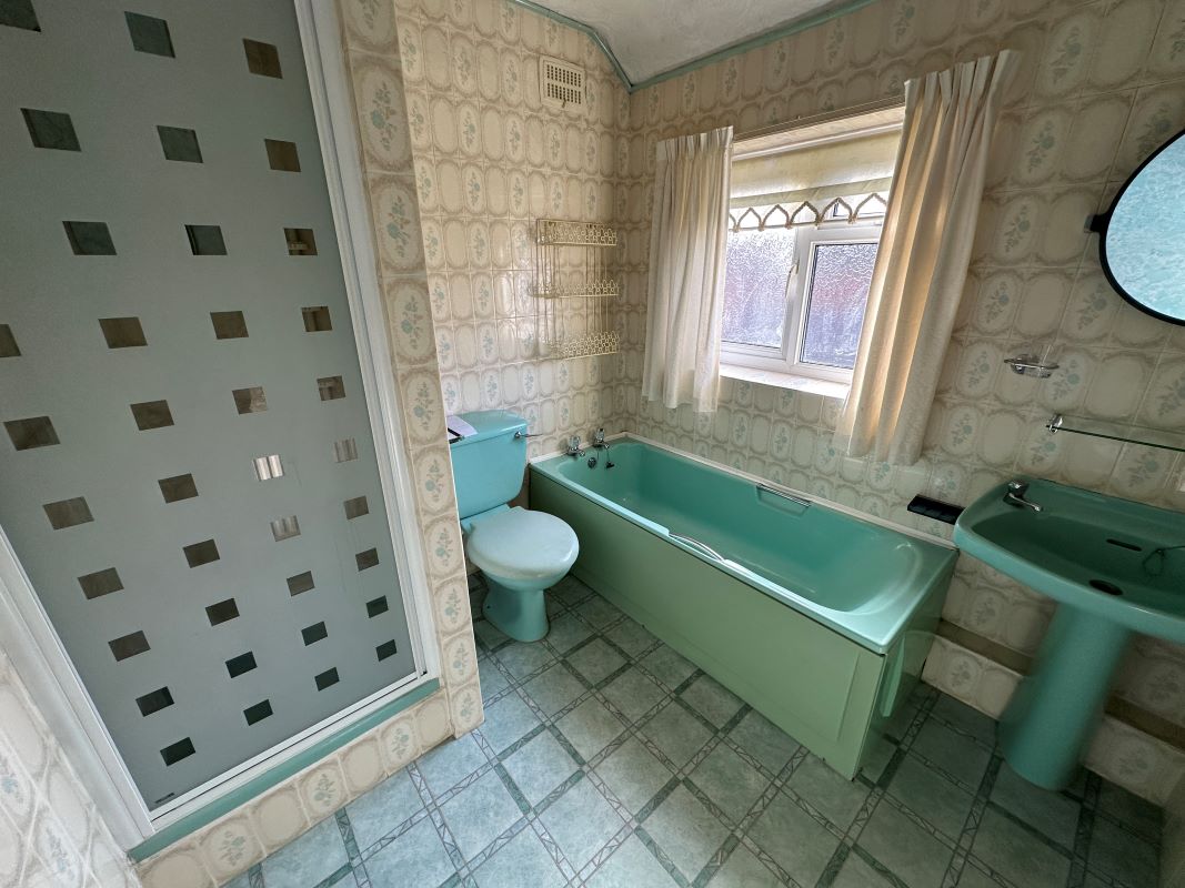 3 bedroom semi detached house in Wolverhampton 