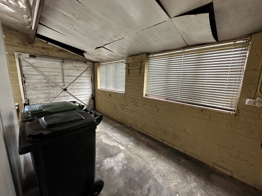 3 bedroom semi detached house in Wolverhampton 