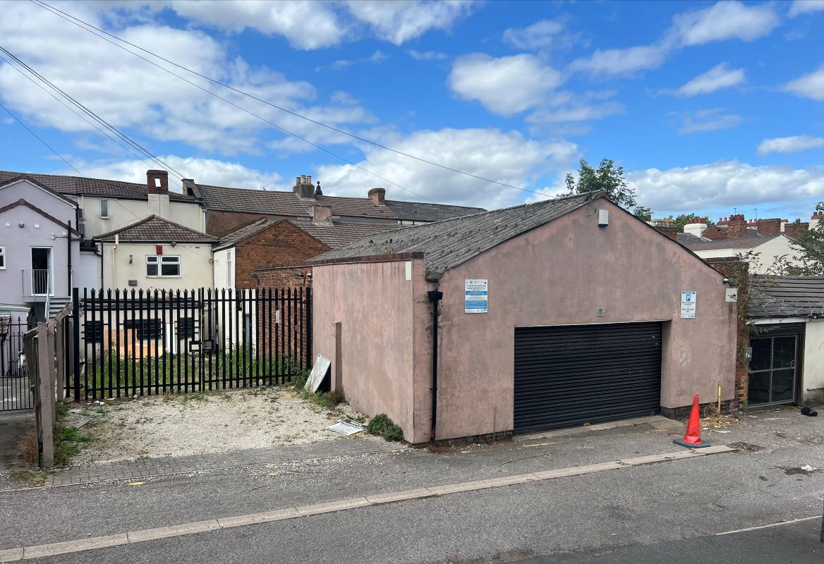 Freehold office premises in Walsall