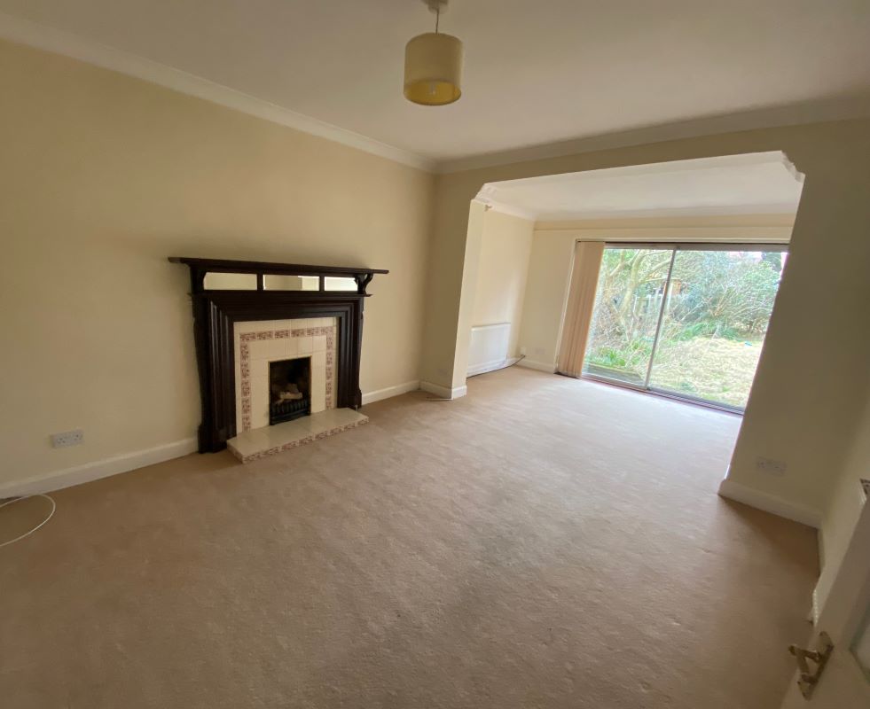 4 bedroom link detached house in Halesowen