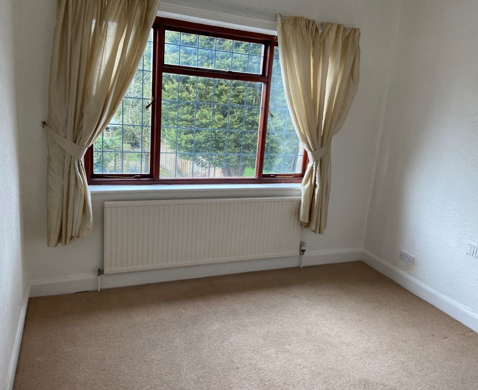 4 bedroom link detached house in Halesowen