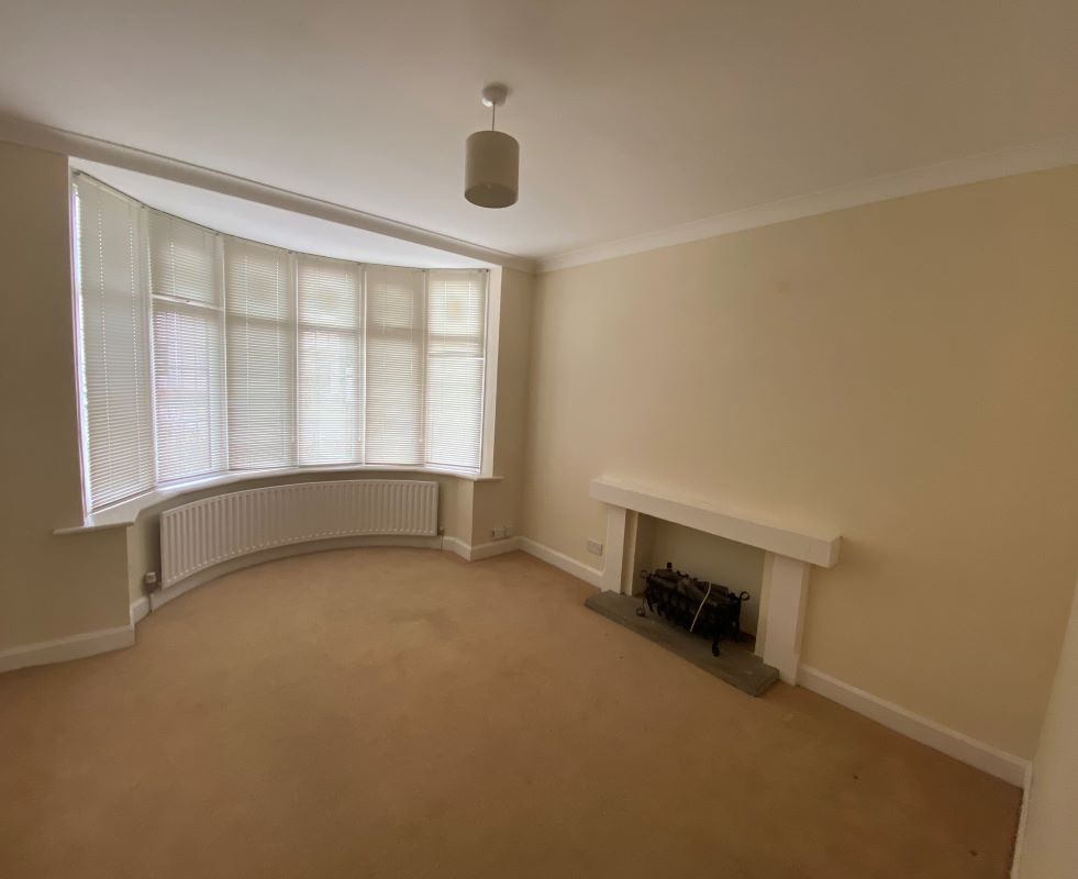 4 bedroom link detached house in Halesowen