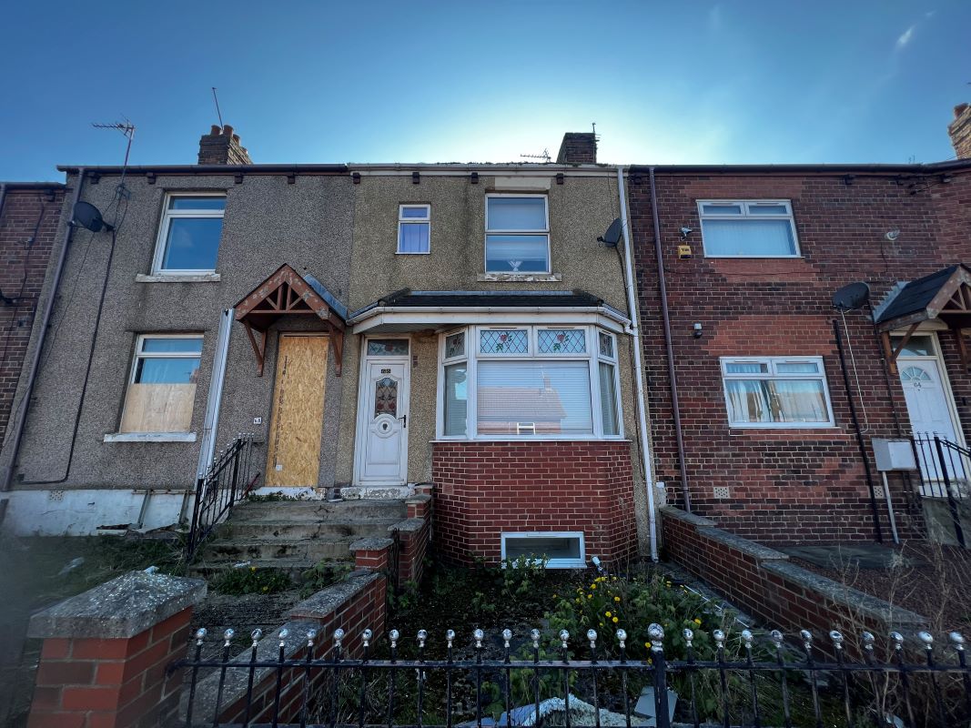 2 bedroom mid terraced house in County Durham