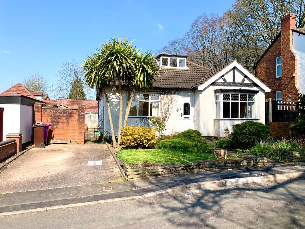 3 bedroom dormer bungalow in Wolverhampton