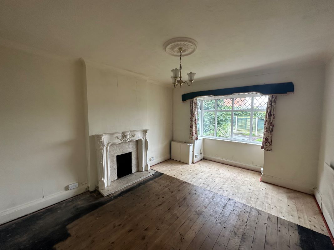 3 bedroom dormer bungalow in Wolverhampton