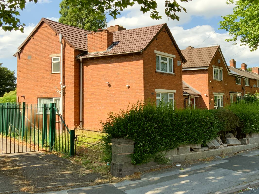 3 bedroom semi detached house in Walsall